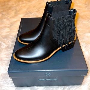 Bernardo Women’s Black Rubber Rain Boat with Tassels
